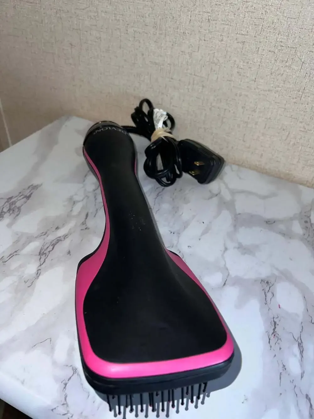 REVLON One-Step Hair Dryer and Styler Model RVDR5212